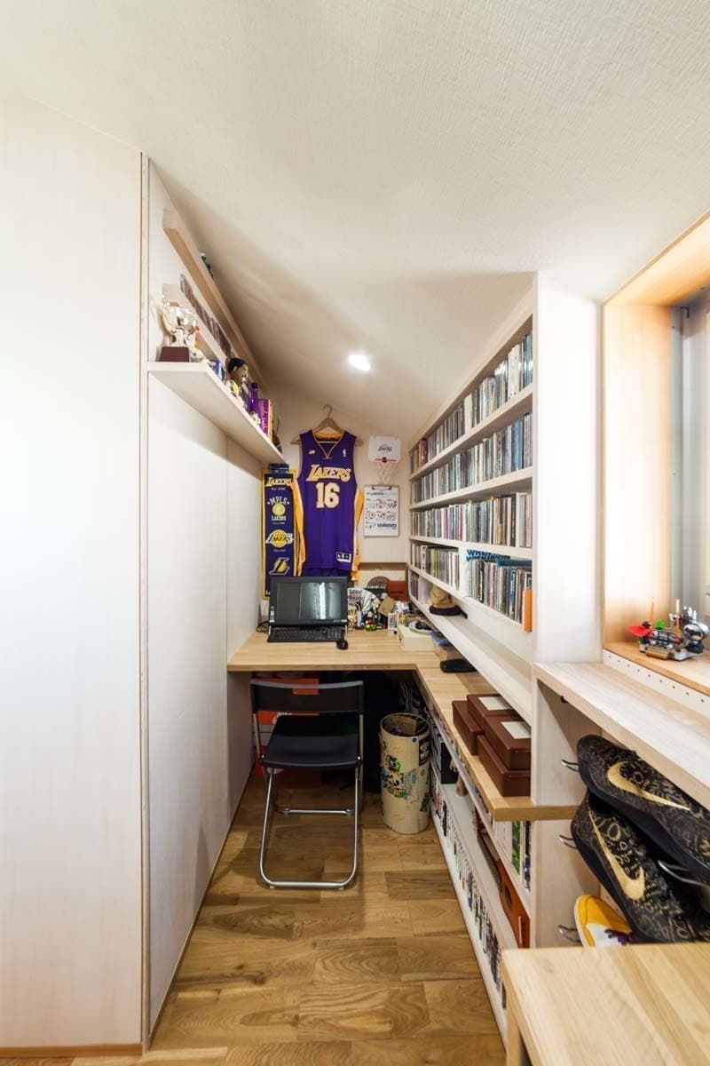 造作家具で機能的な書斎