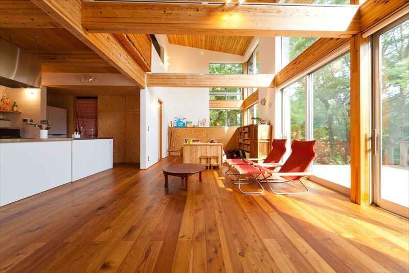 2階まで続く開口